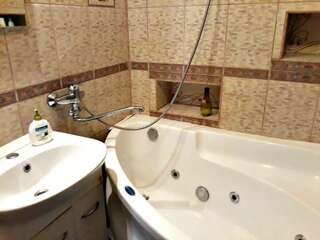 Апартаменты Apartment in the historical city center Черновцы Апартаменты с 2 спальнями-11